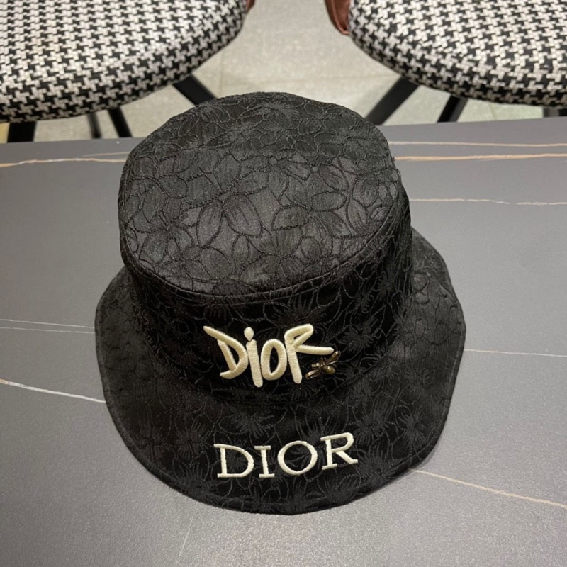 CHRISTIAN DIOR